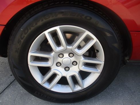 Used 2012 Land Rover Range Rover HSE image 14