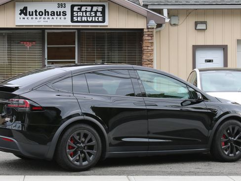Used 2024 Tesla Model X Plaid AWD/4WD image 3