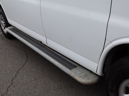 Used 2019 GMC Savana 2500 image 11