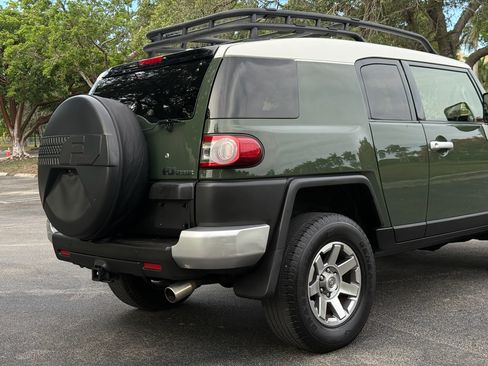 Used 2014 Toyota FJ Cruiser AWD/4WD image 48