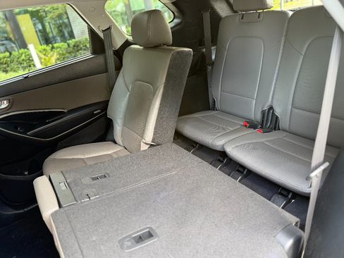 Used 2015 Hyundai Santa Fe GLS image 13