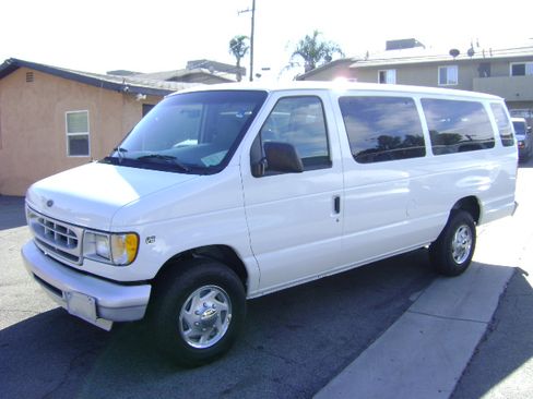Used 2001 Ford E-350 and Econoline 350 XL image 4