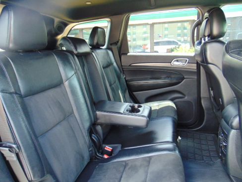 Used 2019 Jeep Grand Cherokee Altitude image 26