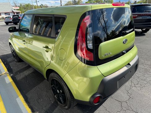 Used 2016 Kia Soul FWD image 4