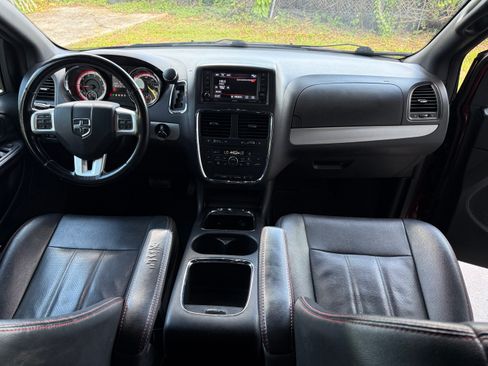 Used 2019 Dodge Grand Caravan GT FWD image 4