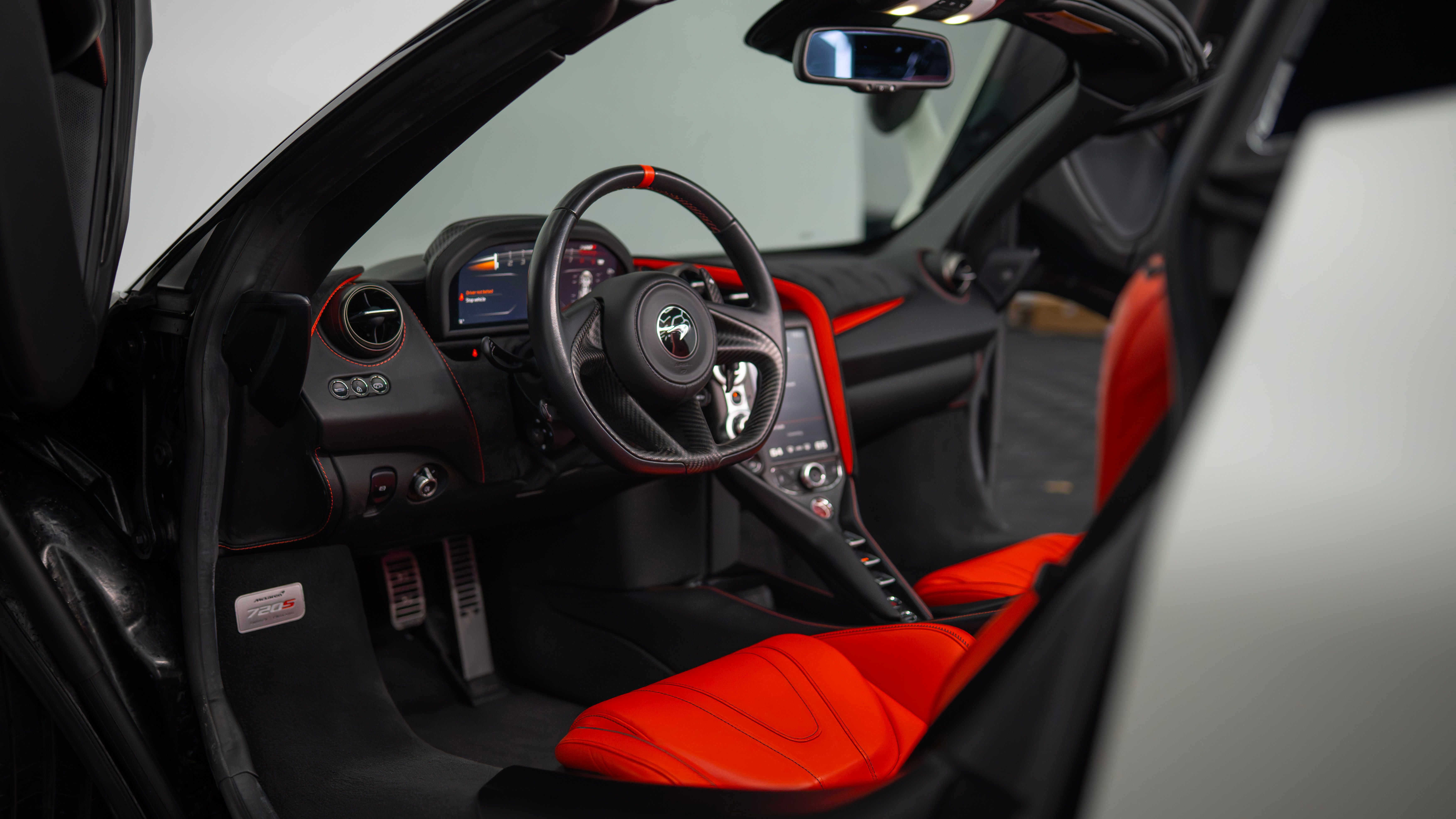 Used 2020 McLaren 720S Spider RWD image 25