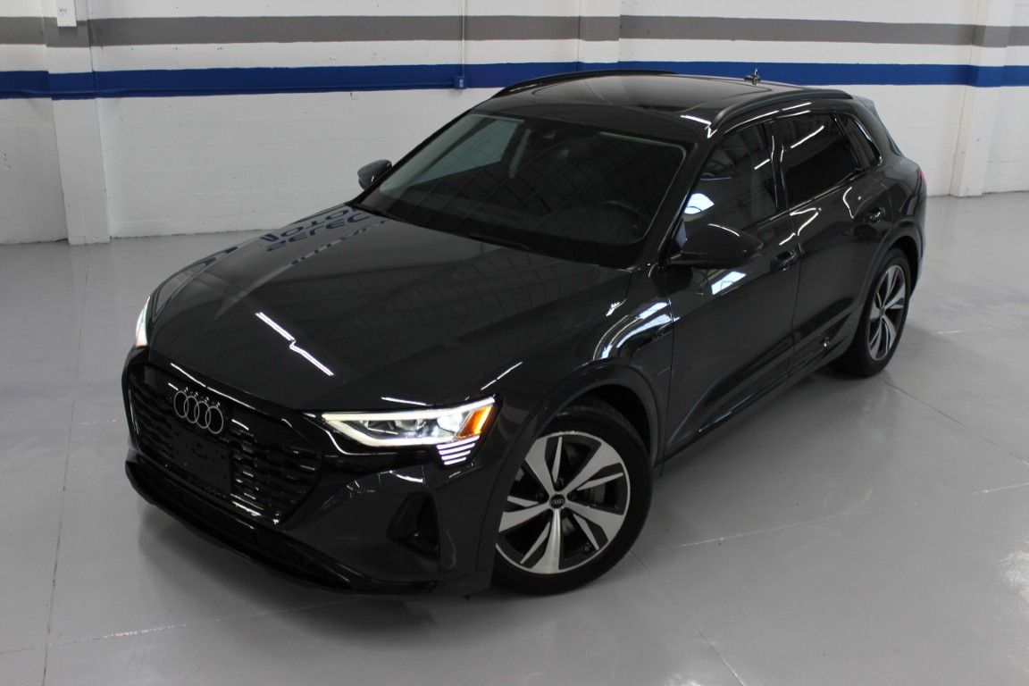 Used 2024 Audi Q8 e-tron Premium AWD/4WD image 3
