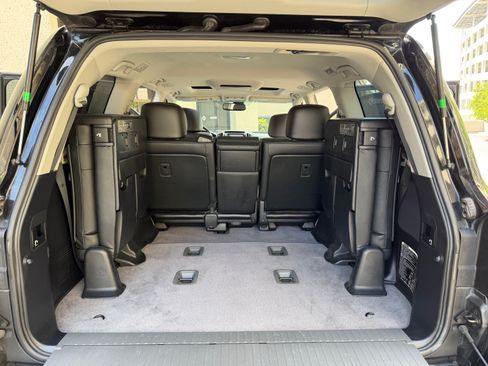 Used 2013 Toyota Land Cruiser image 18