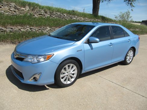 Used 2012 Toyota Camry Hybrid FWD image 9