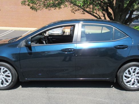 Used 2017 Toyota Corolla LE image 5
