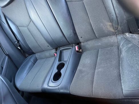 Used 2012 Hyundai Veloster UNAVAIL FWD image 6