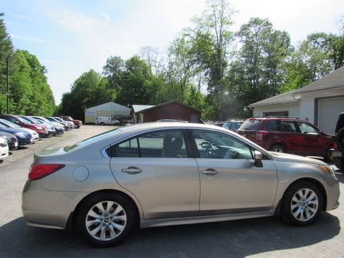 Used 2015 Subaru Legacy 2.5i Premium AWD/4WD image 6