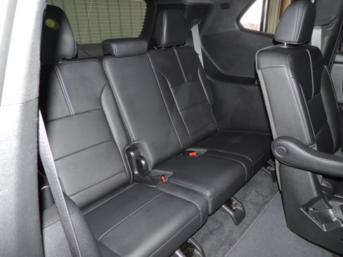 Used 2025 GMC Acadia Elevation image 29