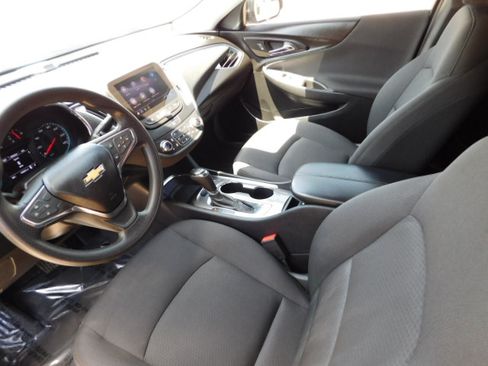 Used 2019 Chevrolet Malibu LT w/ 1LT FWD image 9