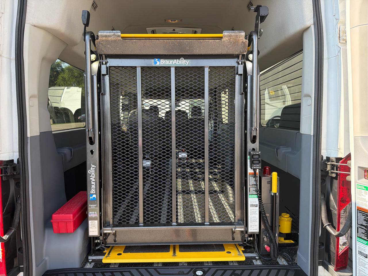 Used 2017 Ford Transit 350 XL RWD image 5