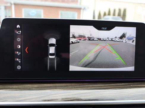 Used 2018 BMW 530i xDrive image 24