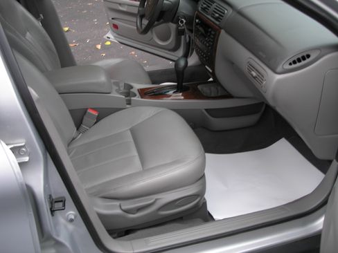 Used 2005 Mercury Sable LS image 8