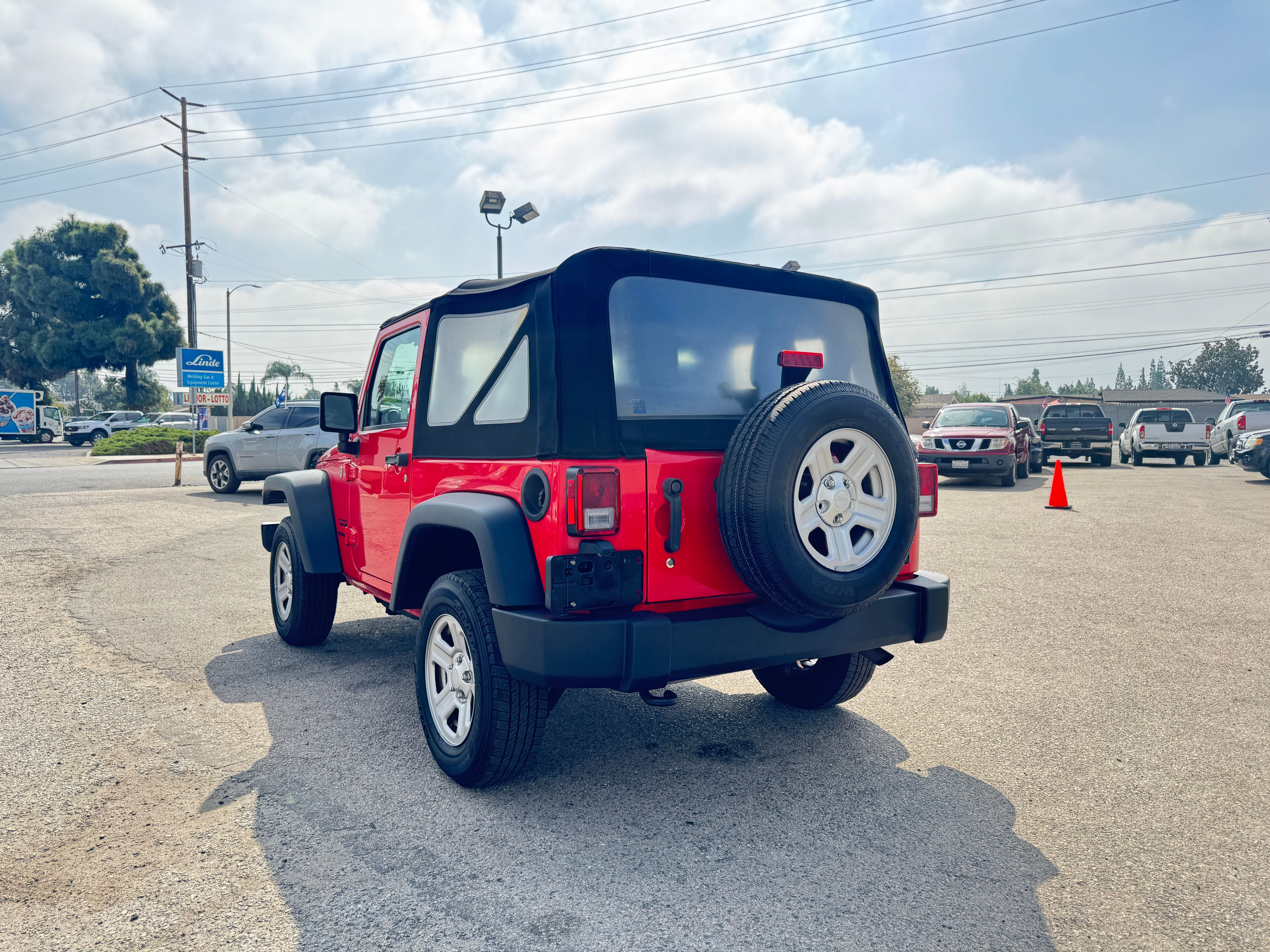 Used 2016 Jeep Wrangler 4WD Sport image 6