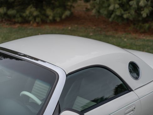 Used 2003 Ford Thunderbird image 26