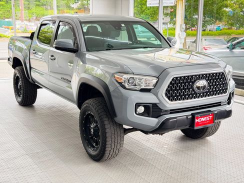 Used 2019 Toyota Tacoma 4x4 Double Cab image 1