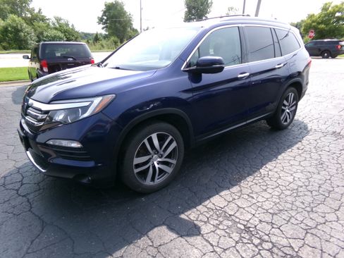 Used 2016 Honda Pilot AWD Touring image 1