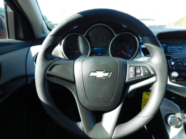 Used 2016 Chevrolet Cruze Limited LS Sedan FWD image 15