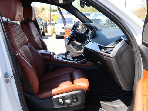 Used 2020 BMW X7 xDrive40i w/ M-Sport Package image 22
