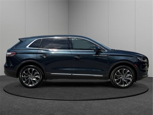 Used 2021 Lincoln Nautilus Reserve image 10