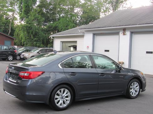 Used 2016 Subaru Legacy 2.5i Premium AWD/4WD image 9