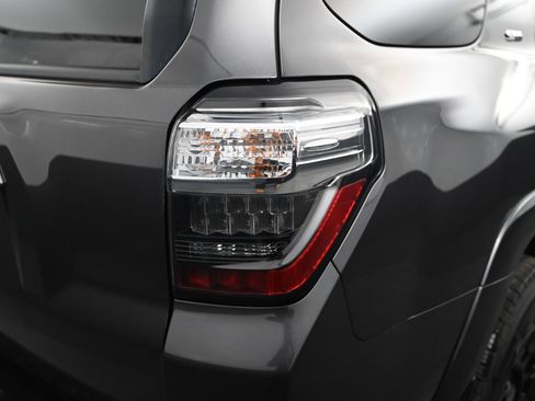 Used 2018 Toyota 4Runner SR5 image 18