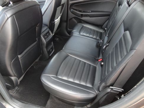 Used 2019 Ford Edge AWD SEL image 8