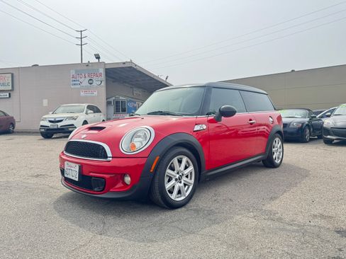 Used 2011 MINI Cooper Clubman S image 2
