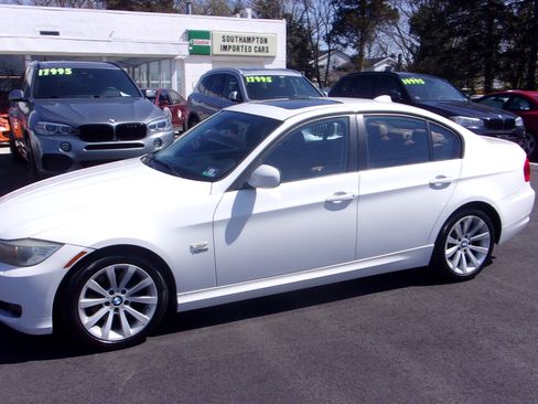 Used 2011 BMW 328i xDrive image 2