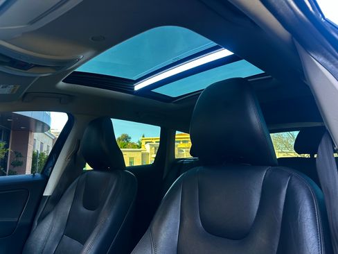 Used 2015 Volvo XC60 T5 Platinum image 29