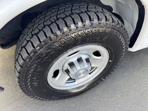 Used 2016 Chevrolet Express 3500 image 22