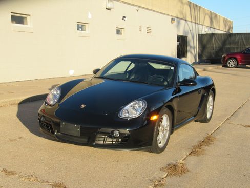 Used 2007 Porsche Cayman image 2