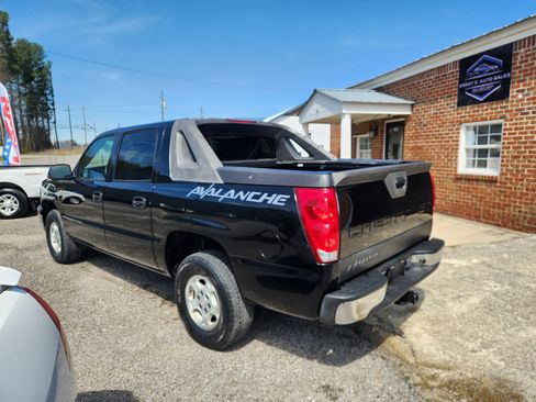 Used 2005 Chevrolet Avalanche LT image 9