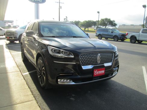 Used 2024 Lincoln Aviator Reserve RWD image 12
