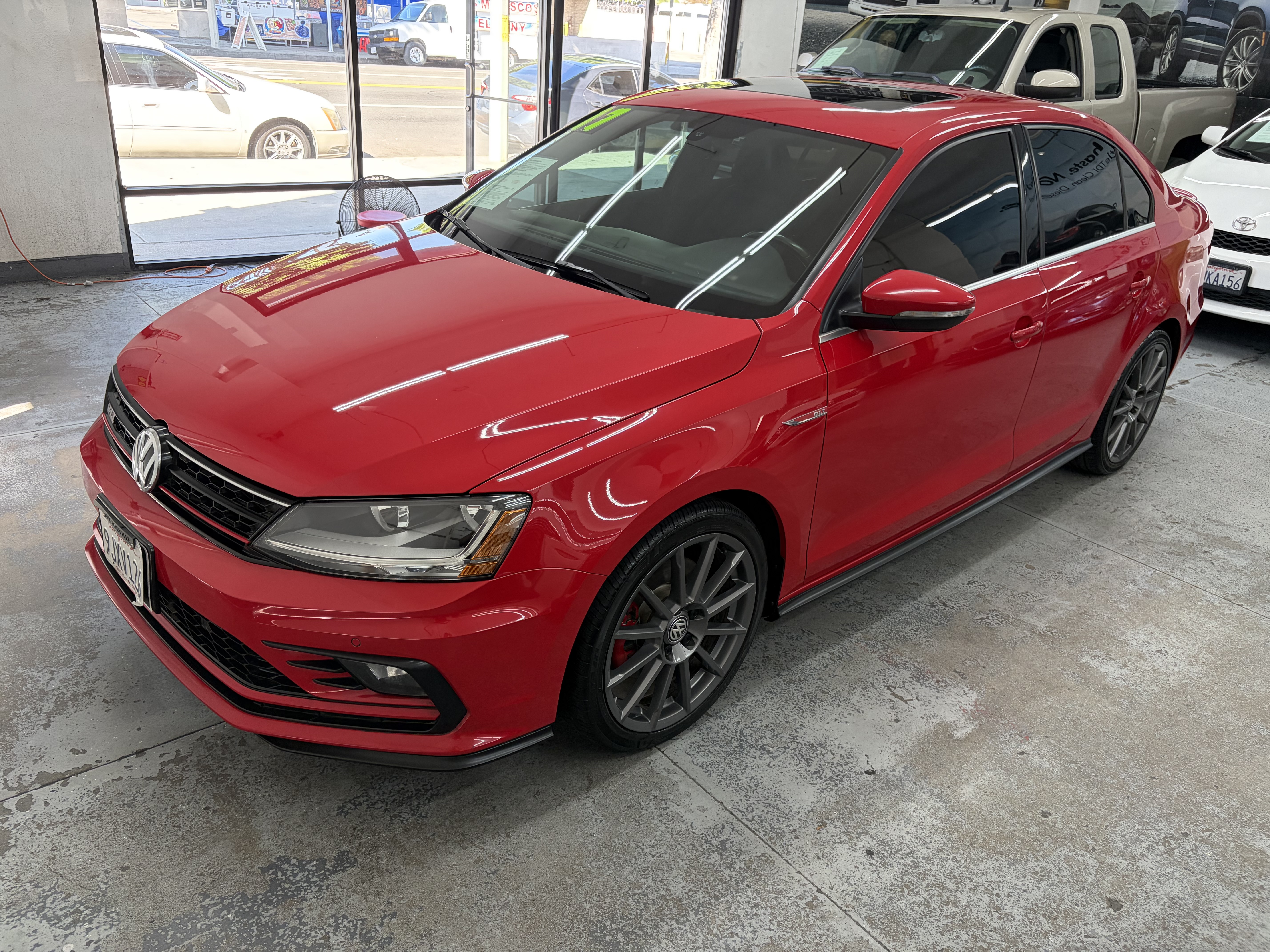 Used 2017 Volkswagen Jetta GLI SE Sedan FWD image 2