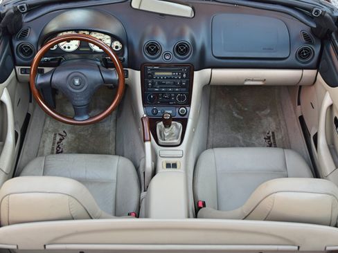 Used 2000 MAZDA MX-5 Miata Special Edition image 23