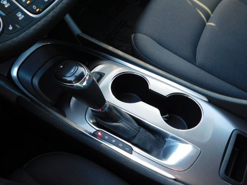 Used 2019 Chevrolet Malibu LT image 19