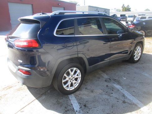 Used 2016 Jeep Cherokee Latitude image 5