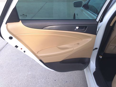 Used 2012 Hyundai Sonata Blue image 10