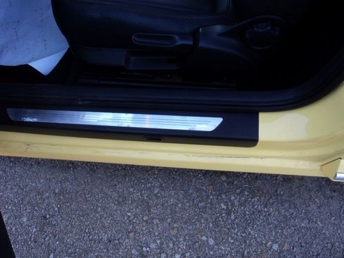 Used 2013 Volkswagen Beetle 2.5 image 7