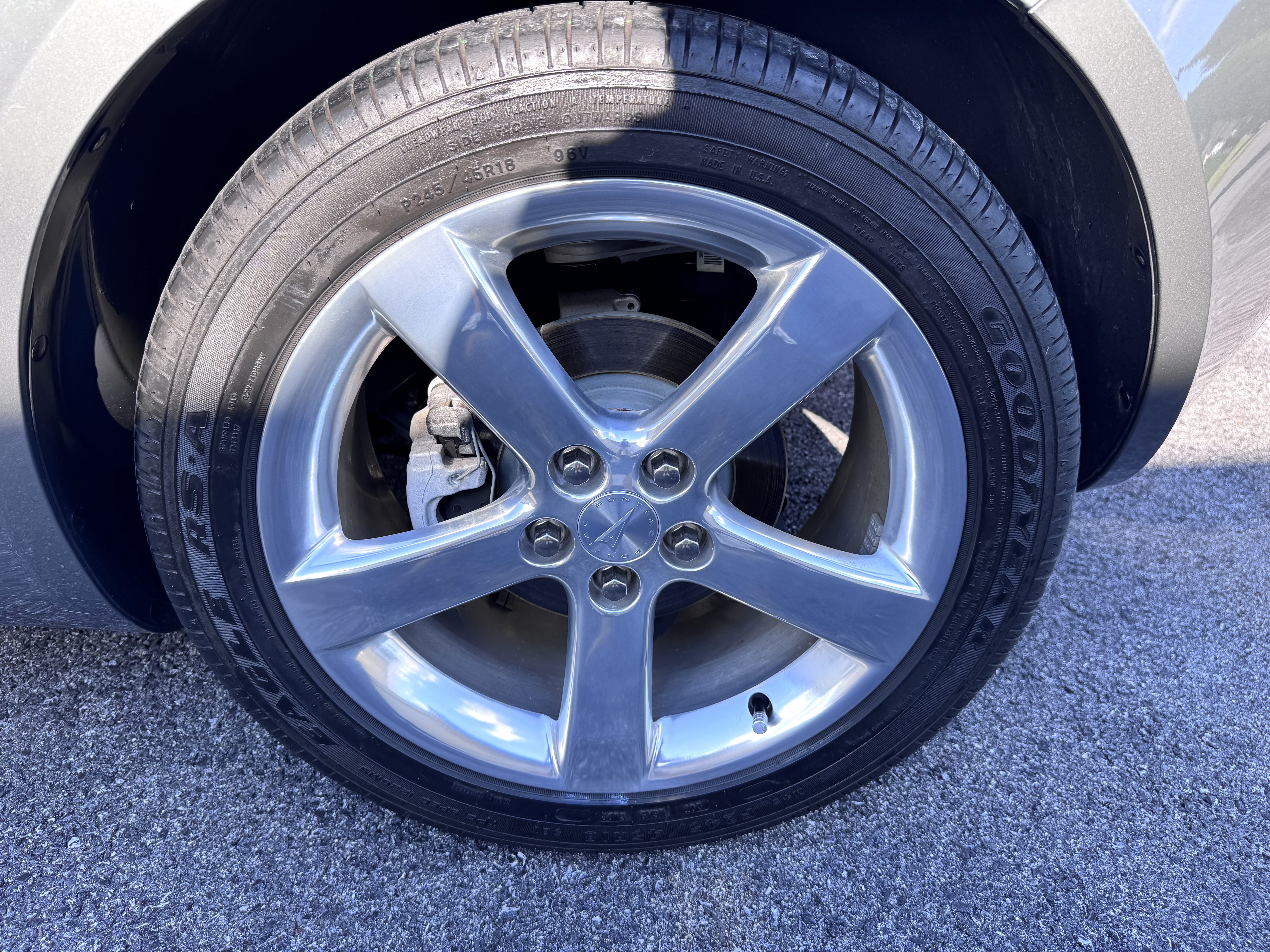Used 2006 Pontiac Solstice RWD image 11
