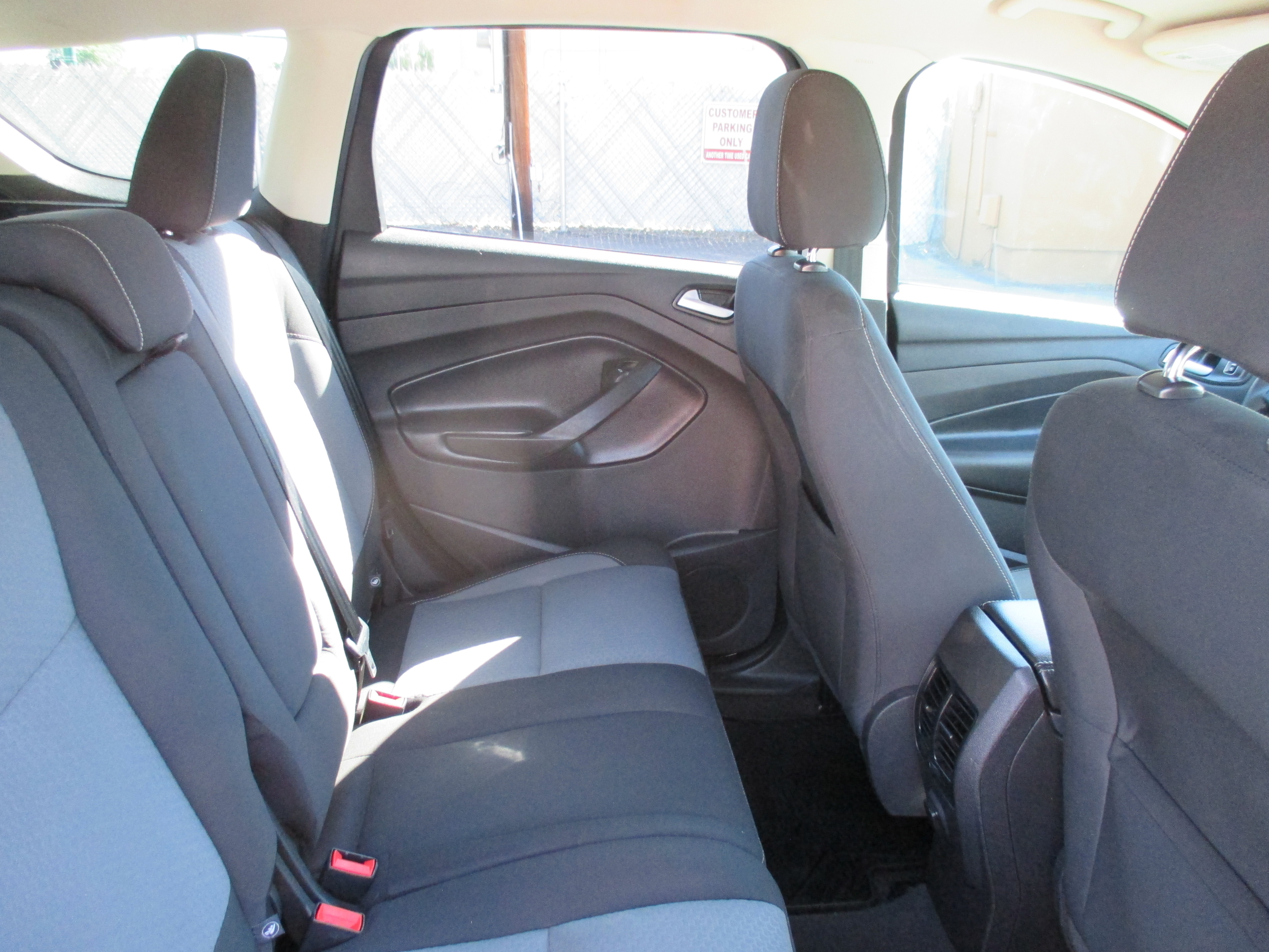 Used 2017 Ford Escape SE Sport Utility 4D FWD image 13