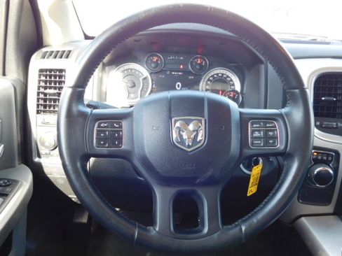 Used 2018 RAM 1500 SLT image 12