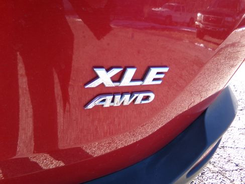 Used 2013 Toyota RAV4 XLE image 8