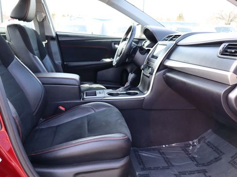 Used 2017 Toyota Camry XSE image 14