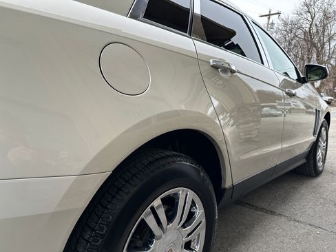 Used 2013 Cadillac SRX Luxury image 6